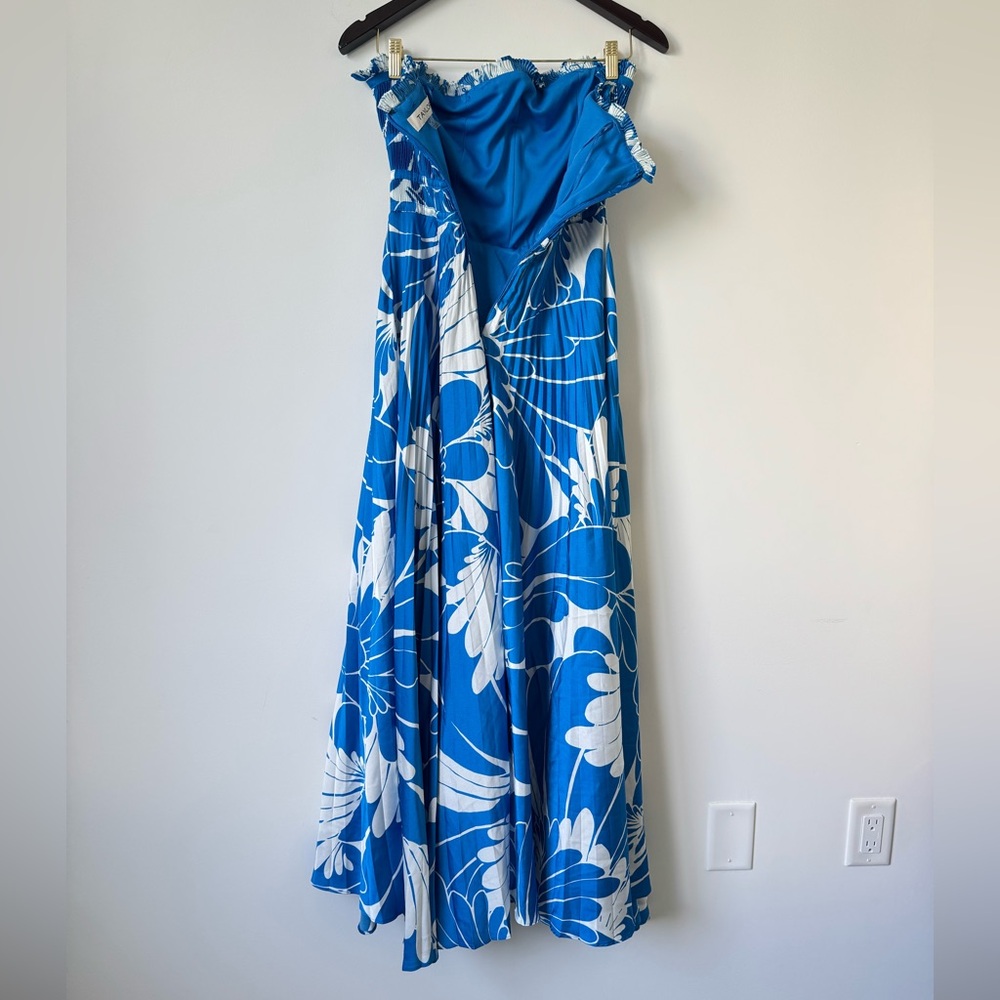 Elegant Blue Floral Strapless Dress - Picture 8 of 13